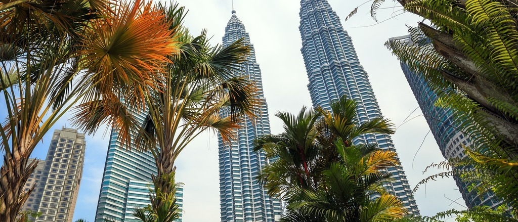 Singapore and Malaysia  in €510s rtn 