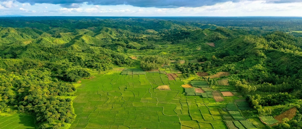 *free bag* Dhaka, Bangladesh at €393 rtn from Paris