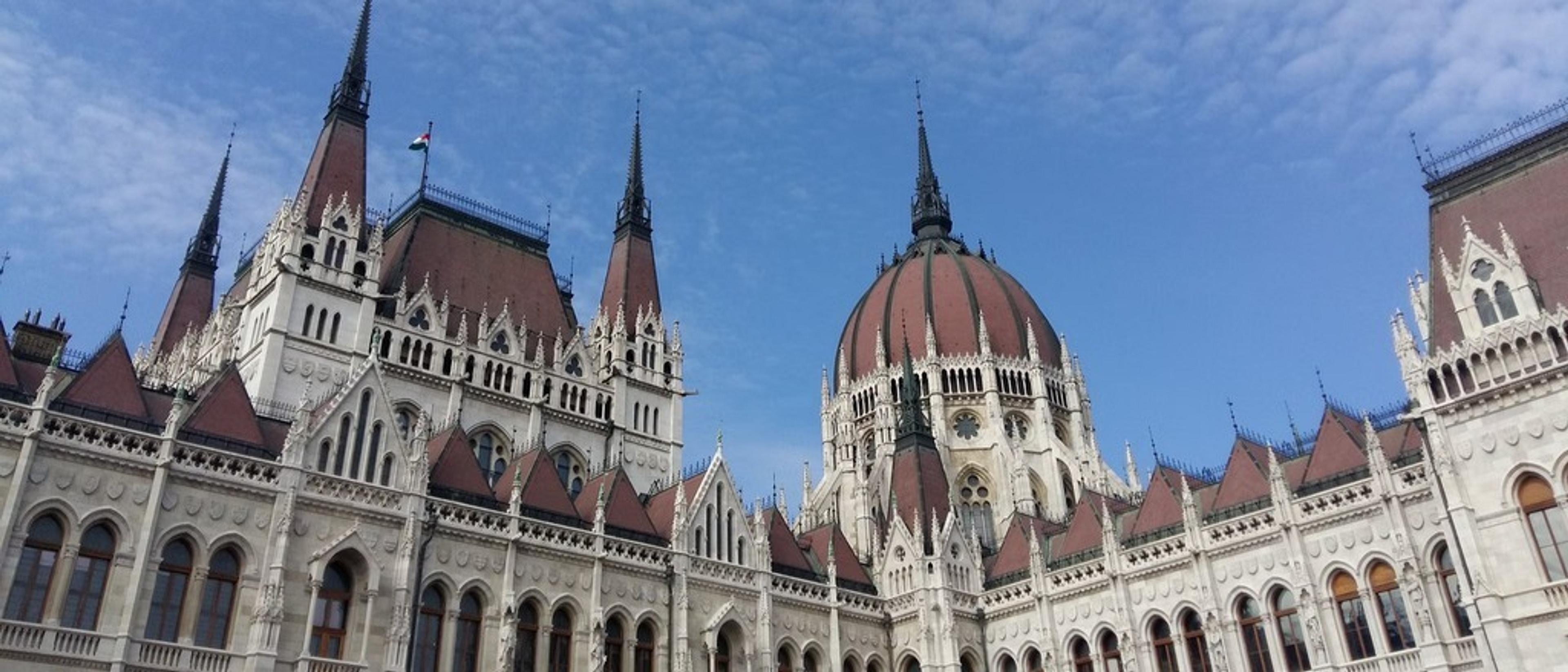 Budapest 🏰 in $370s-$480s RT 