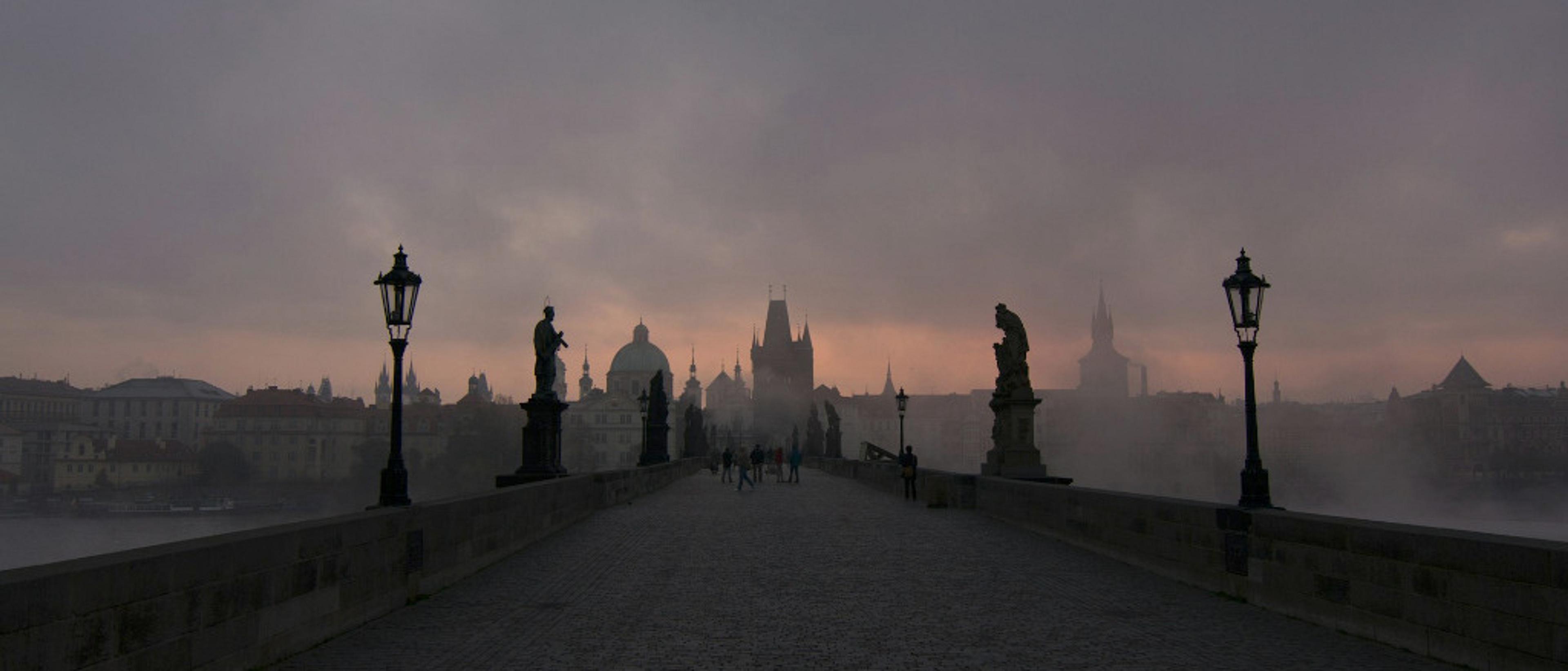 Prague 📖 in $450s-$550s RT