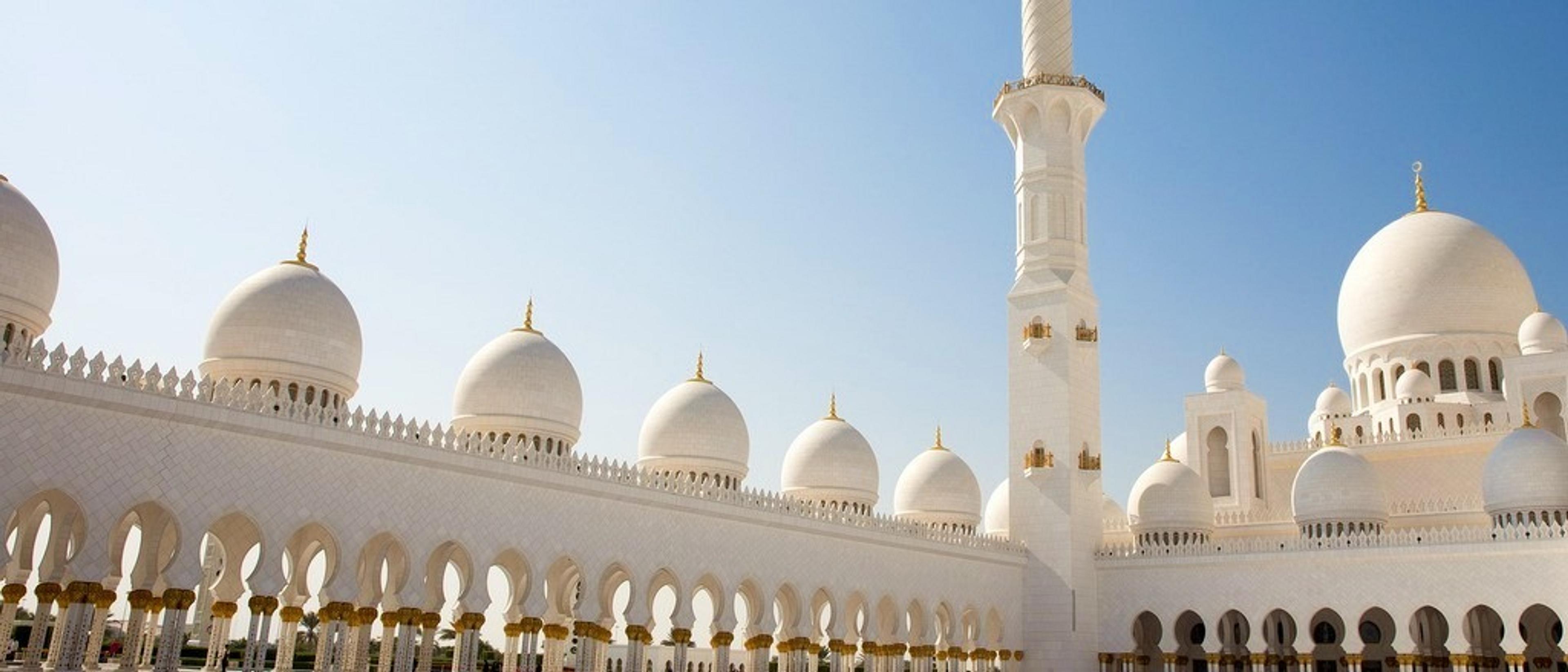 Istanbul, Abu Dhabi, and Dubai  in £60s-£300s rtn