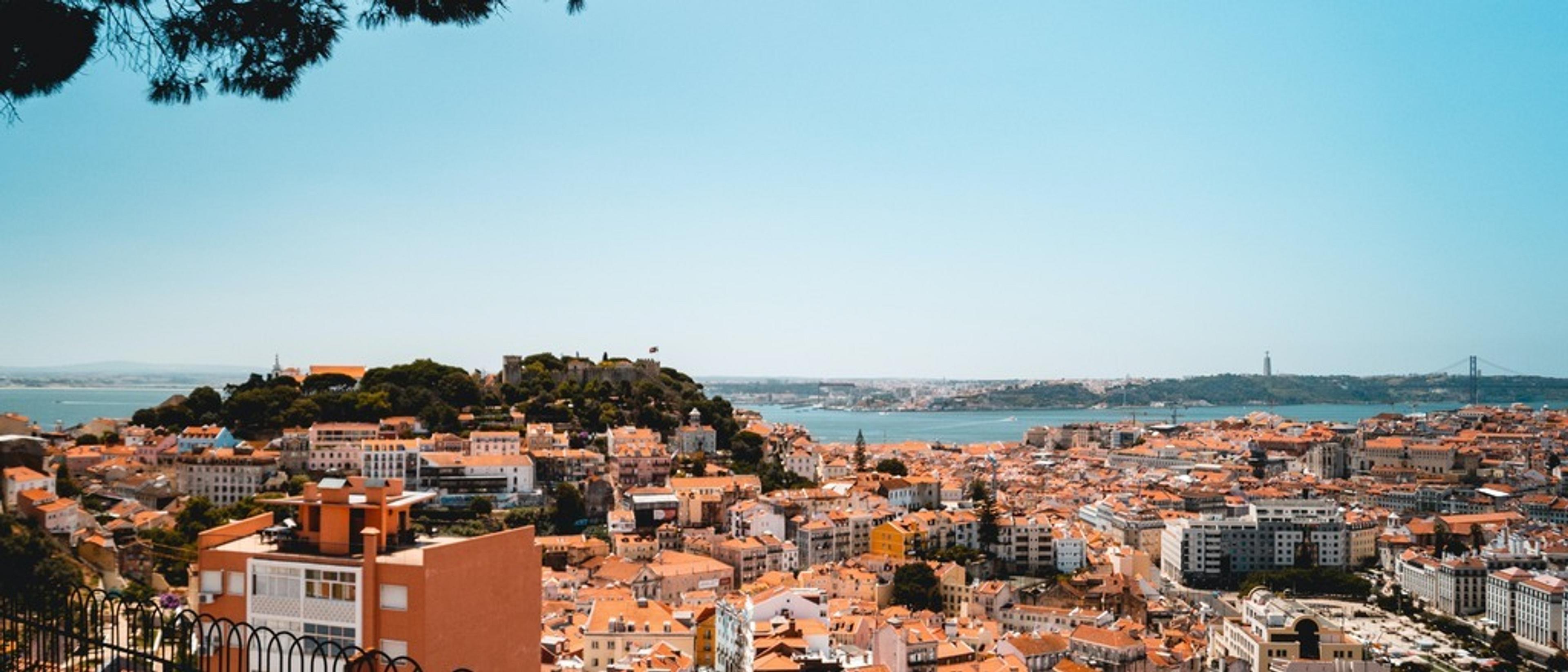 Lisbon 🌊 in £30s-£50s/€30s-€50s rtn