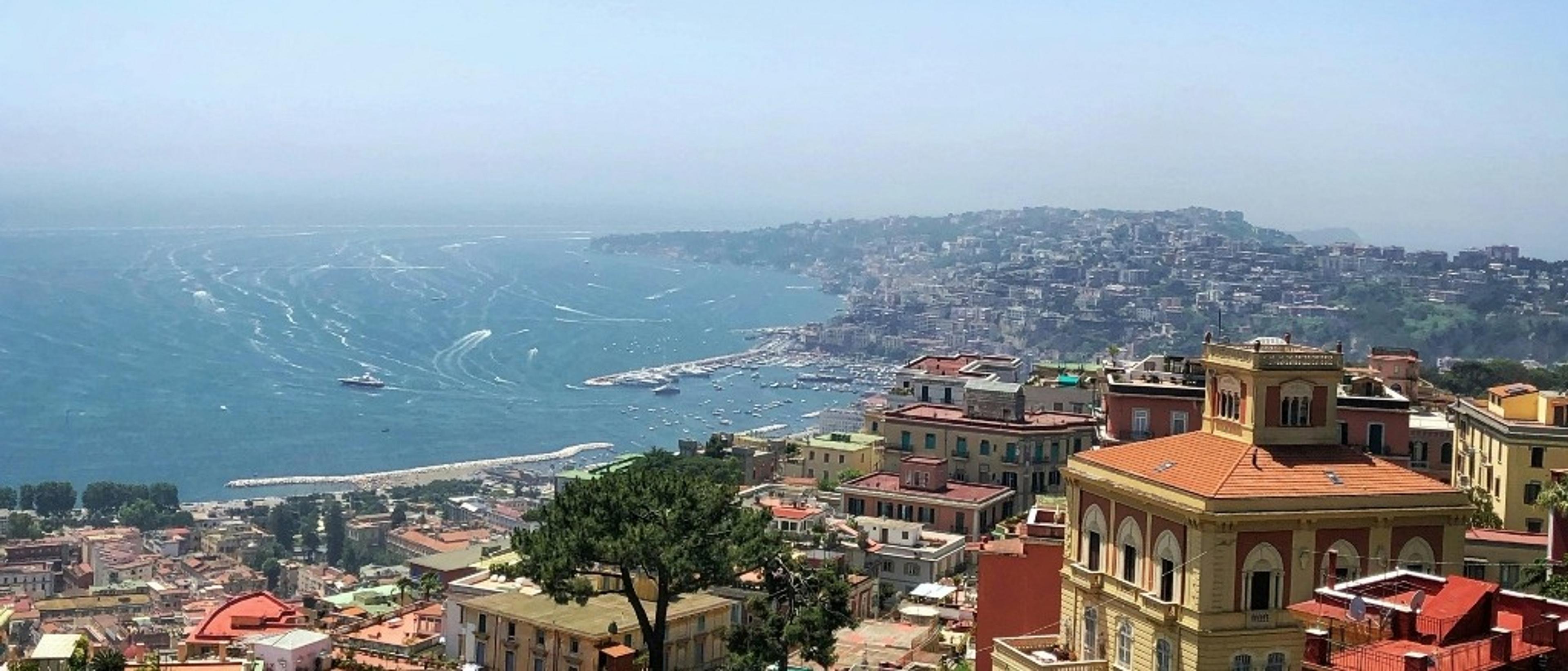 Naples 🍕 in £50s-£90/€60s-€90s rtn