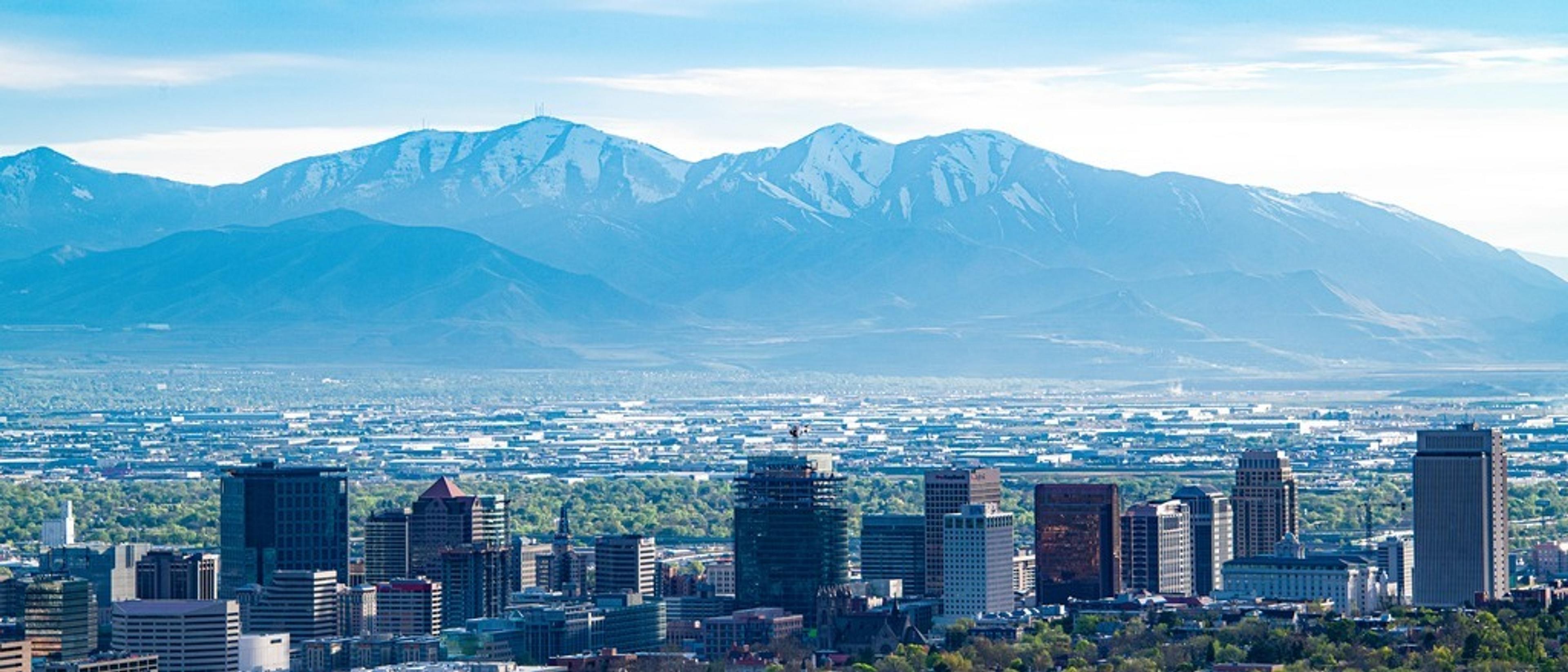 Salt Lake City 🏙️ at $56 RT from Phoenix 