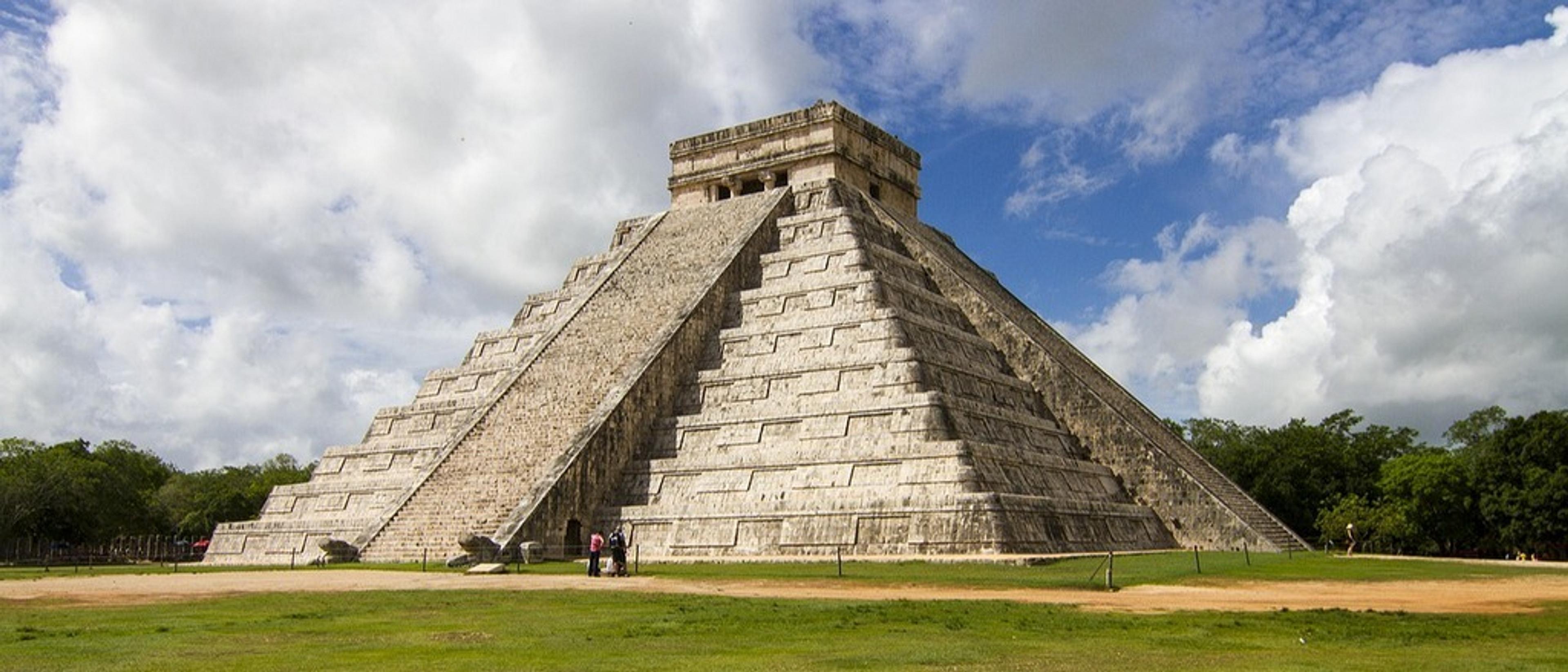 Cancún 🌴 at $202 RT from Philadelphia 