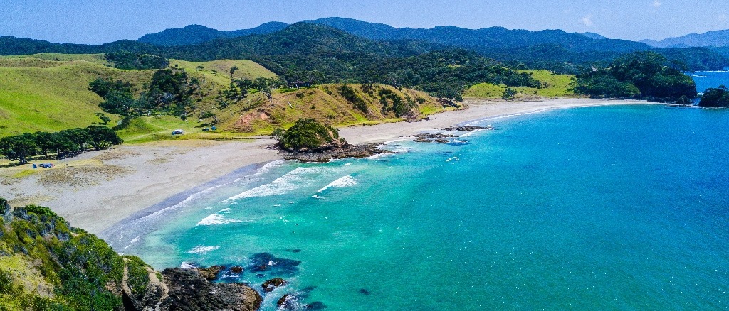 Auckland, New Zealand  in €750s-€880s rtn