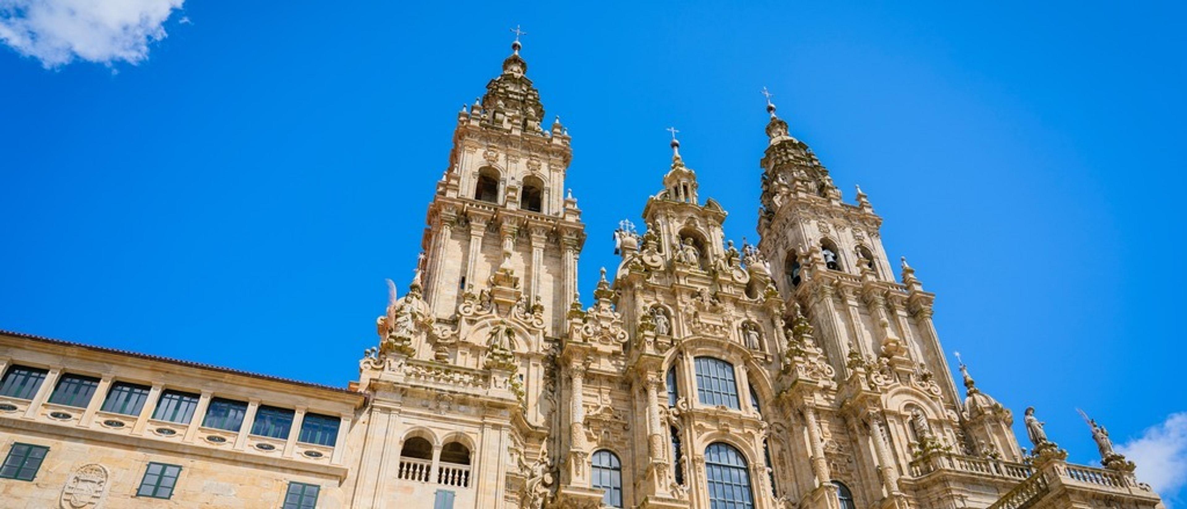 Santiago de Compostela ⛪ at €75 rtn from Dublin