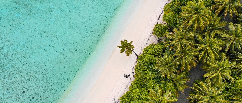 The Maldives 🌴 in €590s-€680s rtn