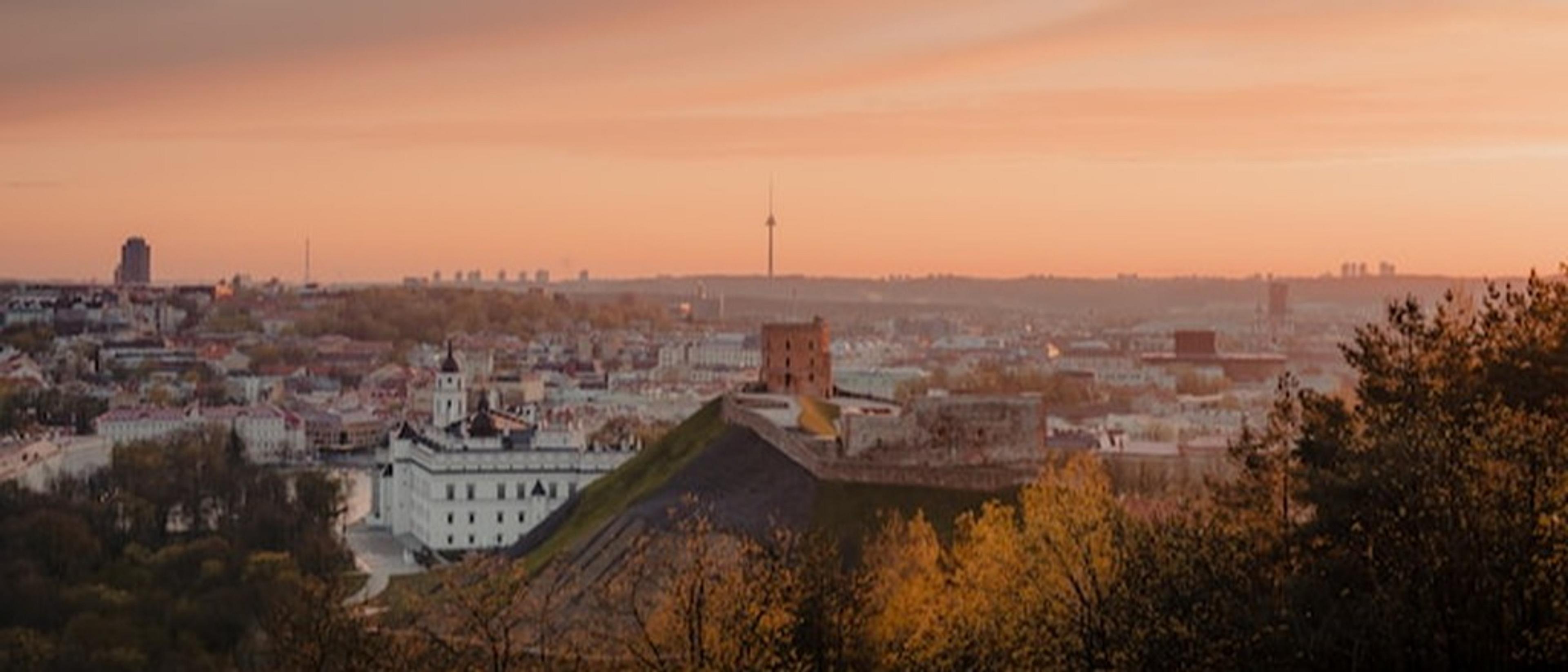 Vilnius 🌳 at £52 rtn from Luton