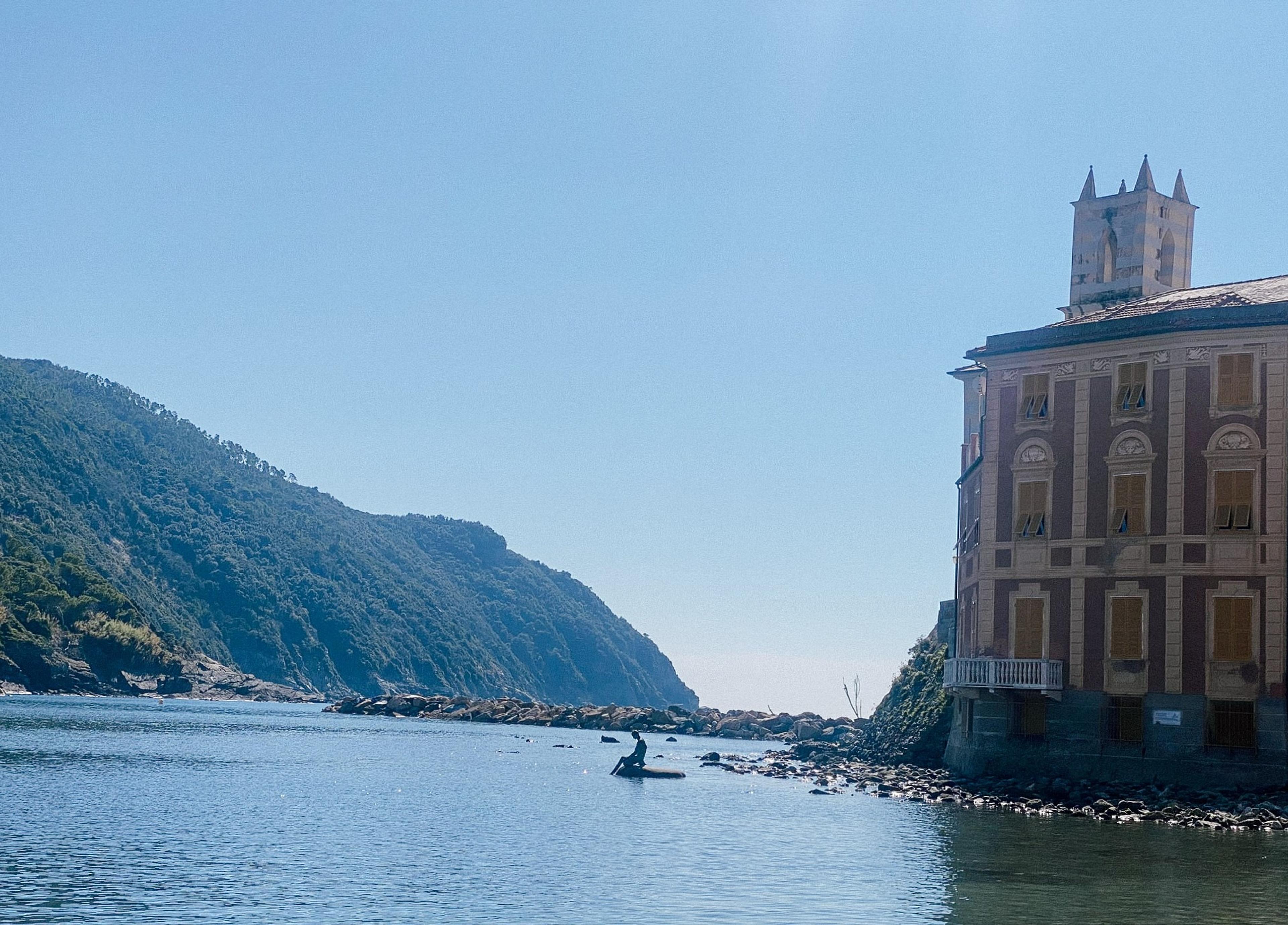 A serene coastal scene in Sestri Levante
