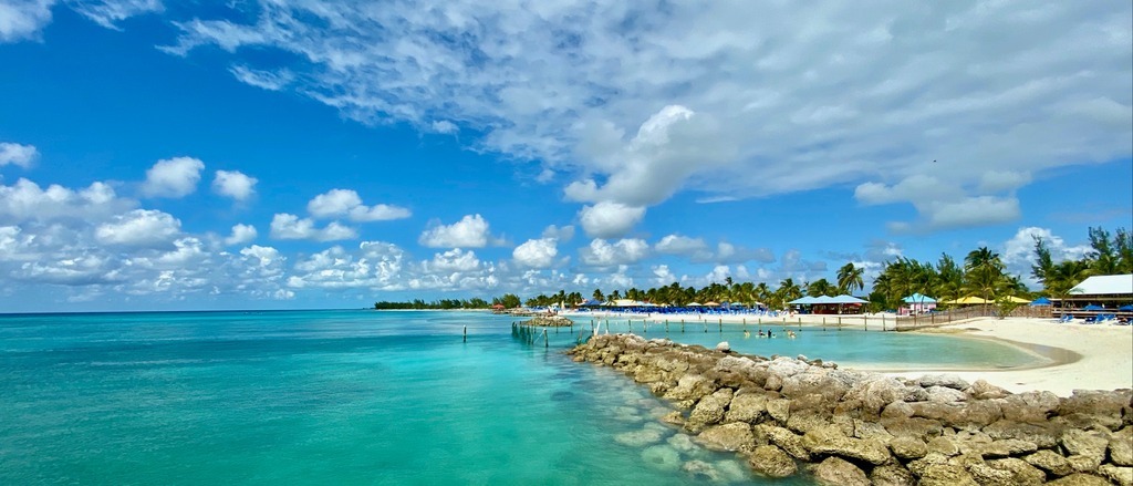 The Bahamas 🌴 & Canada 🍁 in €560s-€620s rtn