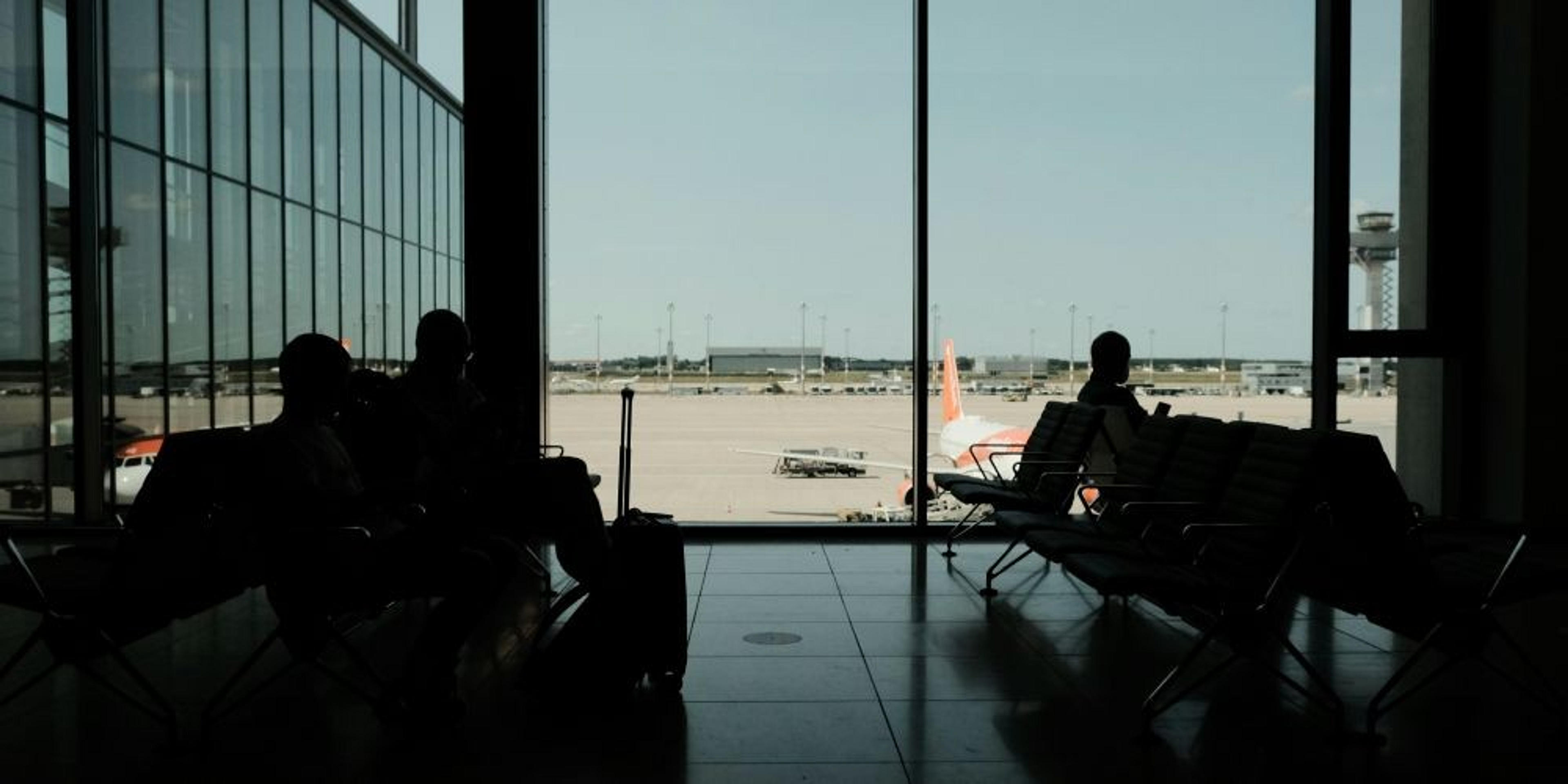 Discussion: Short and Stressful or Long and Boring - what kind of layover do you prefer?