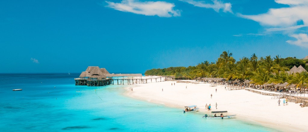 Zanzibar 🐬 in €420s-€550s rtn