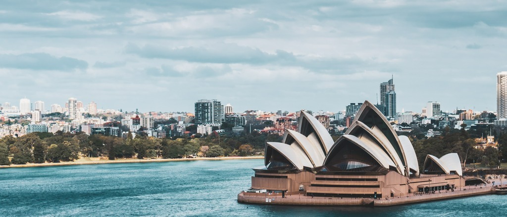 Sydney  in €6900s-€7100s rtn