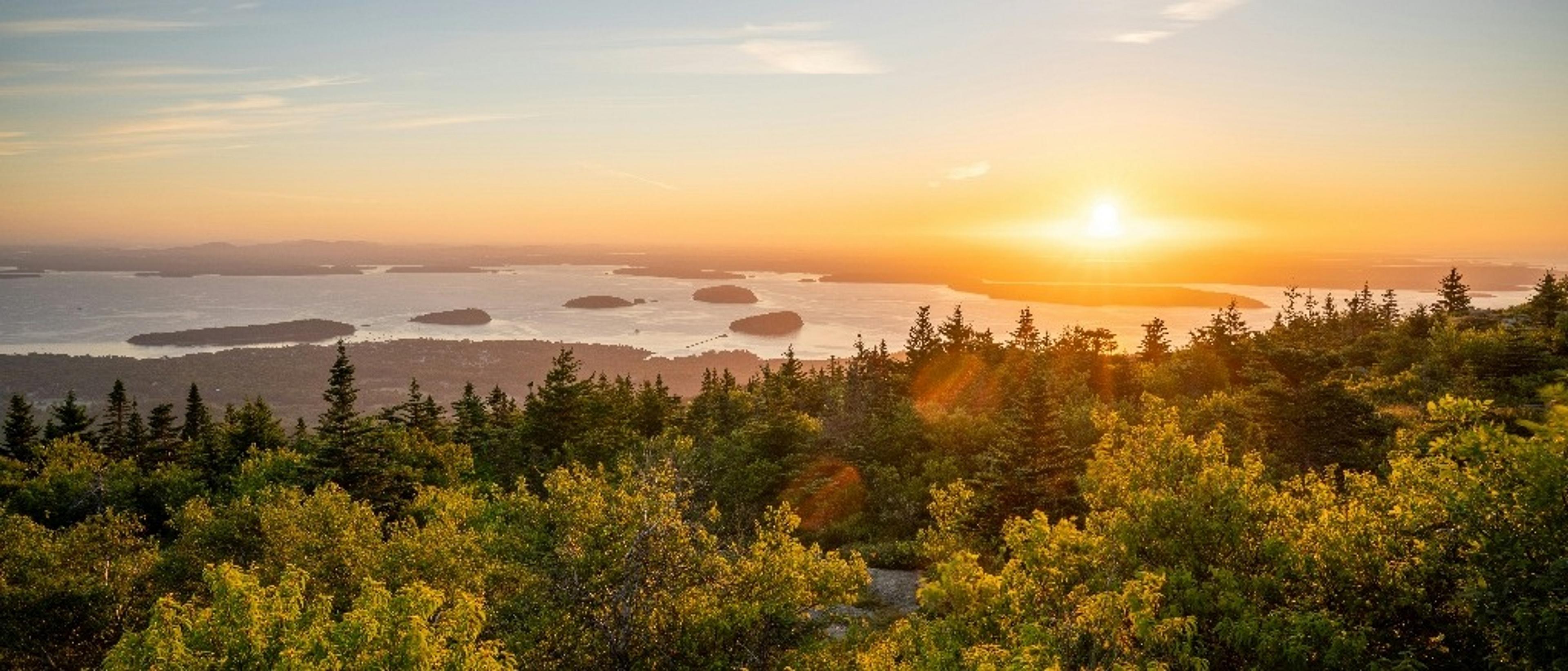 Bangor, Maine 🍂 in $99-$137 RT from Orlando