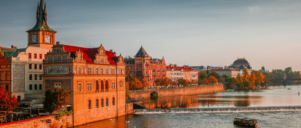 Prague 🏰 in €30s-€100s rtn 