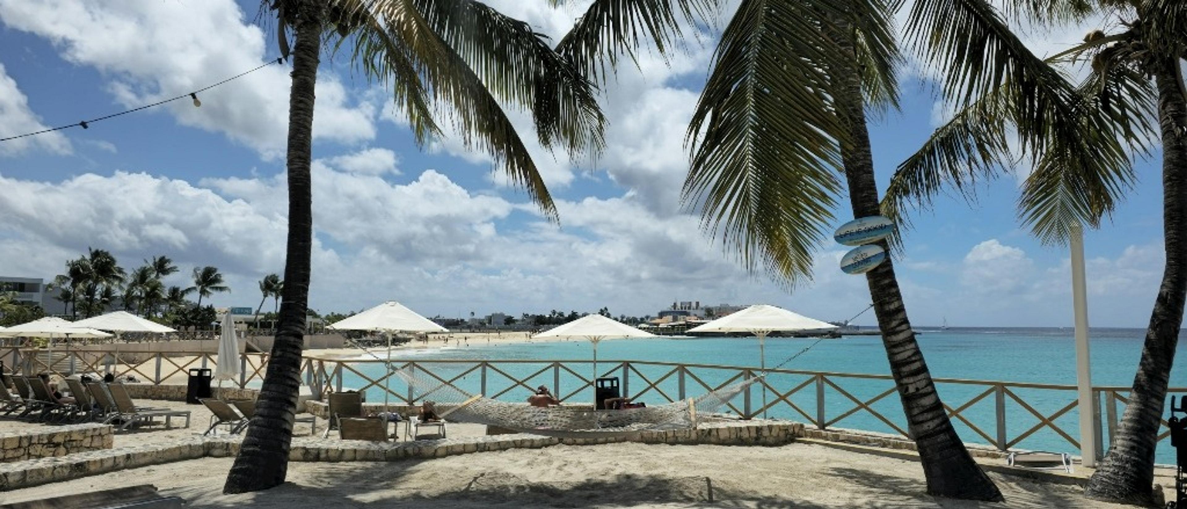 Sint Maarten  in $360s-$390s RT