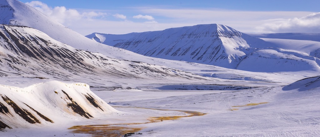 Longyearbyen, Svalbard ❄️ in €360s rtn 